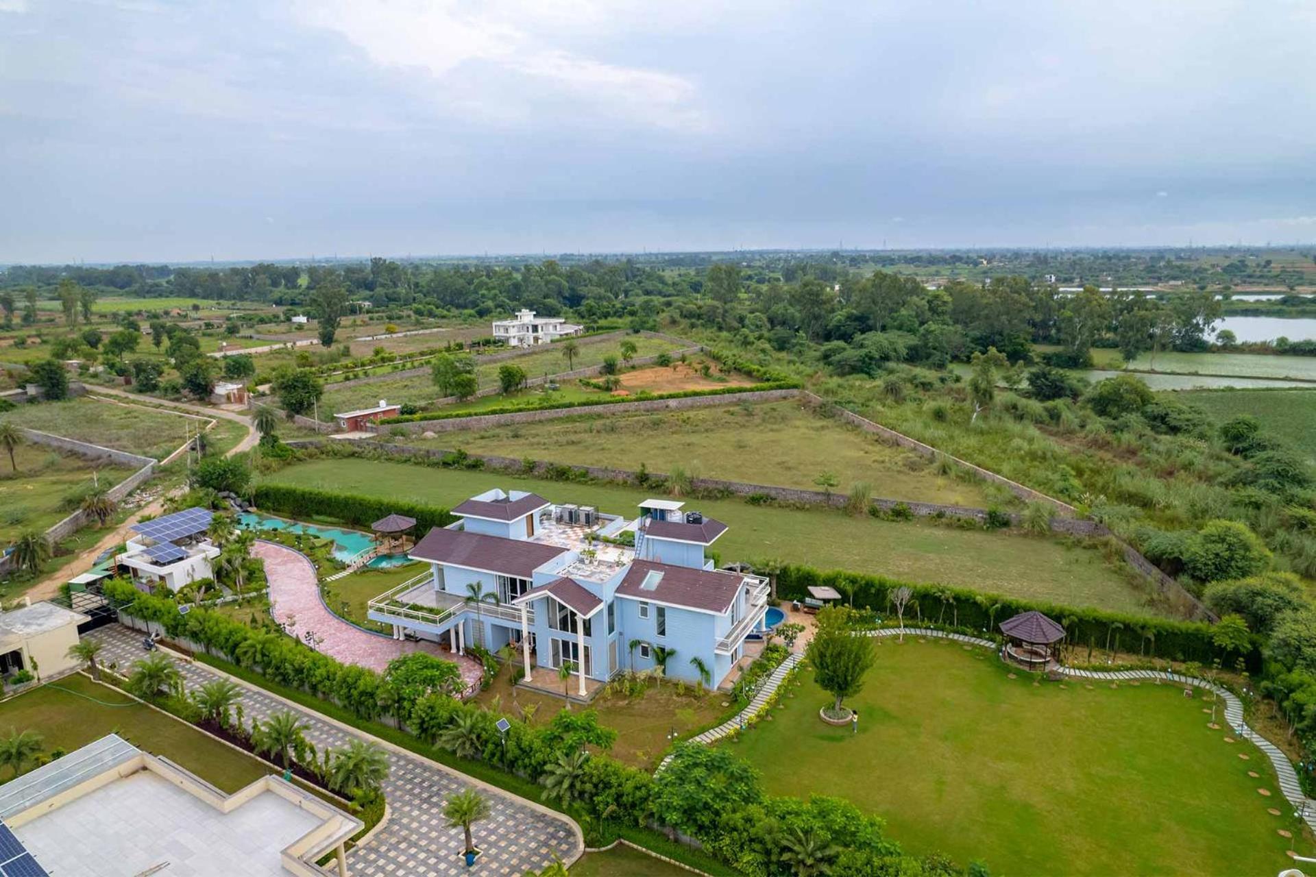 Stayvista At Serenity Farms With Pool, Lawn, Bonfire & Bbq Sohna エクステリア 写真
